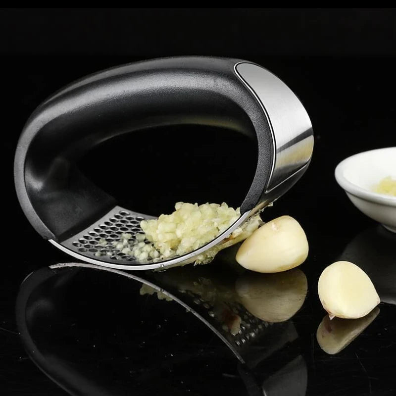 1Pcs Stainless Steel Garlic Press Crusher Manual Garlic Mincer Chopping Garlic Tool